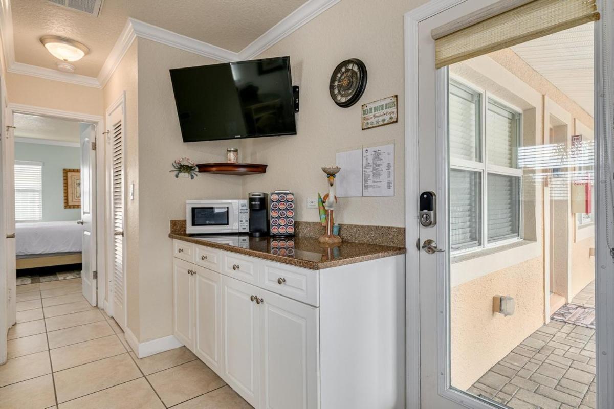 Walkable To Restaurants And Steps To The Beach! - Coconut Villa'S Suite 10 St. Pete Beach Exteriér fotografie
