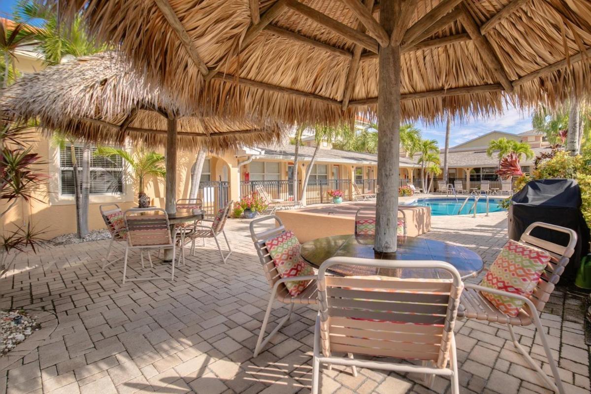 Walkable To Restaurants And Steps To The Beach! - Coconut Villa'S Suite 10 St. Pete Beach Exteriér fotografie