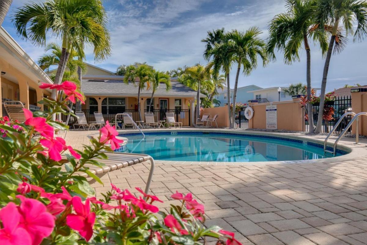 Walkable To Restaurants And Steps To The Beach! - Coconut Villa'S Suite 10 St. Pete Beach Exteriér fotografie