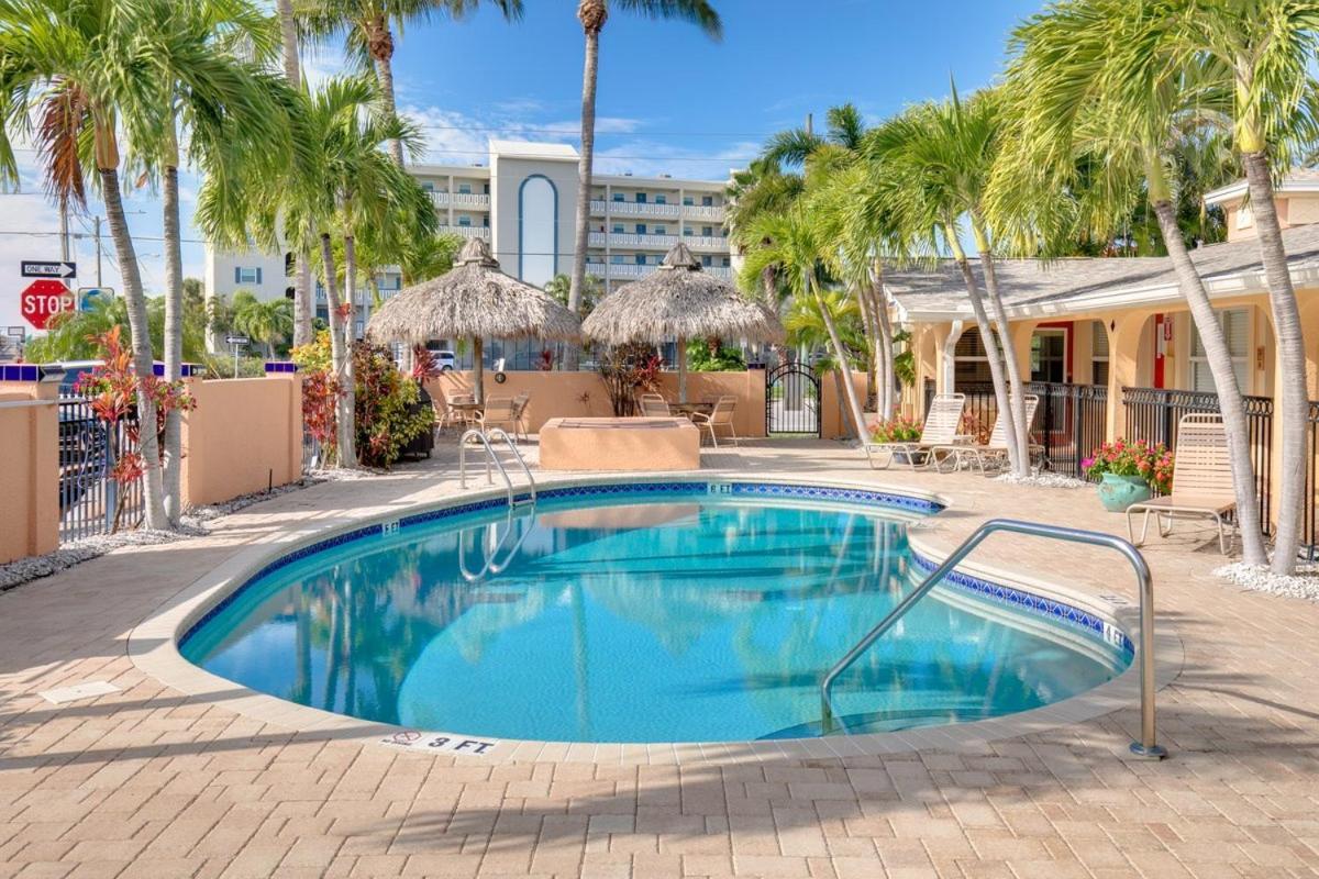 Walkable To Restaurants And Steps To The Beach! - Coconut Villa'S Suite 10 St. Pete Beach Exteriér fotografie